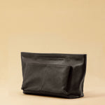 The Bag Organizer PENNY by LABEL17 is crafted from supple nappa leather and brings effortless style and order to large handbags. With integrated outer and inner compartments and a magnetic closure, it fits perfectly into our Shoulder Bag ORIGINAL.