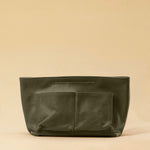 The Bag Organizer PENNY by LABEL17 is crafted from supple nappa leather and brings effortless style and order to large handbags. With integrated outer and inner compartments and a magnetic closure, it fits perfectly into our Shoulder Bag ORIGINAL.
