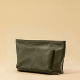 The Bag Organizer PENNY by LABEL17 is crafted from supple nappa leather and brings effortless style and order to large handbags. With integrated outer and inner compartments and a magnetic closure, it fits perfectly into our Shoulder Bag ORIGINAL.