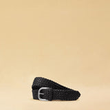 Braided Belt in Black von LABEL17: Gurt aus pflanzlich gegerbtem Lamm-Nappaleder, von Hand geflochten, mit silberfarbener Schnalle, handgeflochten in Marokko, fertiggestellt in der Schweiz.