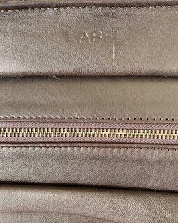 LABEL17 Handbag Tresse Medium Majestic aus geschmeidigem, pflanzlich gegerbtem Lamm-Nappaleder, von Hand geflochten, Black Zip