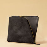 Style and Security, woven into one. The Braided Laptop Case 16 by LABEL17 combines hand-braided lamb nappa leather on the front with smooth leather on the back. Lightly padded, it holds laptops from 15” to 16” securely – with room for documents.
Also available for 13” and 14” devices.
Handmade in Morocco.