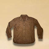 Overshirt 'OLIVIER' von LABEL17 in Sand. Das Shirt-Modell in Suede Qualität begeistert als Übergangsbegleiter. Modische Hemd-Aufmachung, gefertigt in Marokko