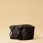 The Shoulder Bag ORIGINAL by LABEL17 is a timeless piece, crafted from fine, vegetable-tanned nappa leather and hand-braided. It features a zipper closure and a convenient interior pocket for your essentials.