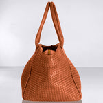 Shoulder Bag ORIGINAL in Cognac from LABEL17: the standard for lightweight bags made from supple hand-woven leather. Handmade in Morocco.