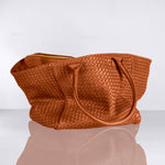 Shoulder Bag ORIGINAL in Cognac from LABEL17: the standard for lightweight bags made from supple hand-woven leather. Handmade in Morocco.