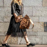 LABEL17 Handbag Tresse Medium Majestic aus geschmeidigem, pflanzlich gegerbtem Lamm-Nappaleder, von Hand geflochten, in Town