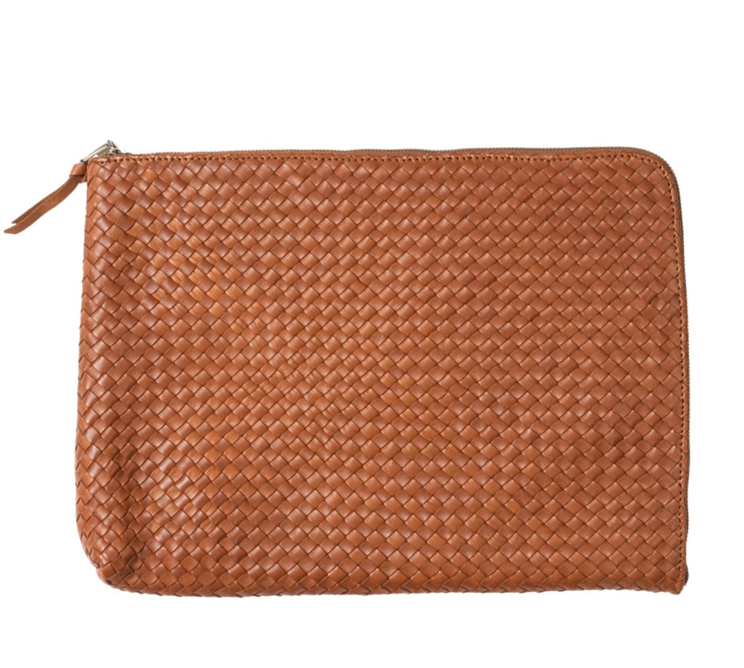 LABEL17 presents Laptop Case 15" - 16", Cognac, made of hand-braided Lamb-Nappaleather, made in Morocco