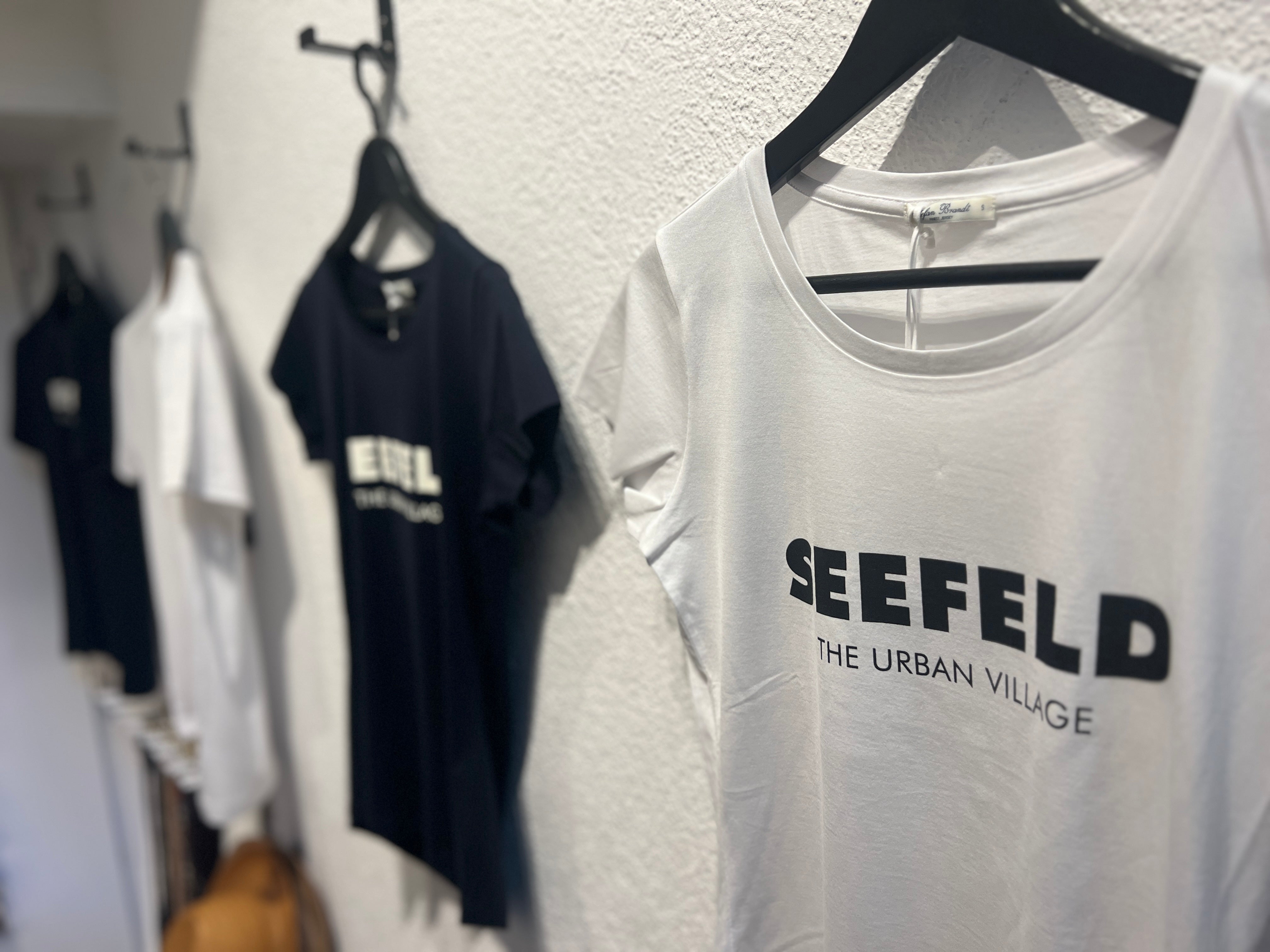 Zurich Kreis 8 meets Stefan Brandt and LABEL17 to celebrate the Quality and Style of Timeless Elegance with this T-Shirt
