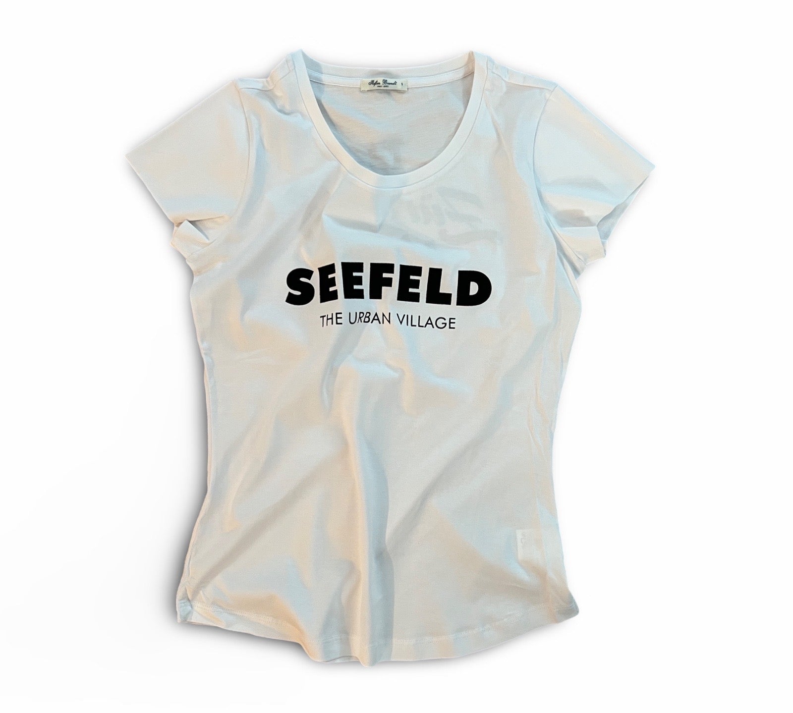 Zurich Kreis 8 meets Stefan Brandt and LABEL17 to celebrate the Quality and Style of Timeless Elegance with this T-Shirt