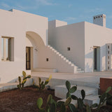 With their understated beauty and holistic design, Mediterranean homes are a perennial source of inspiration - The Style of this Book is pairing with the style of LABEL17.