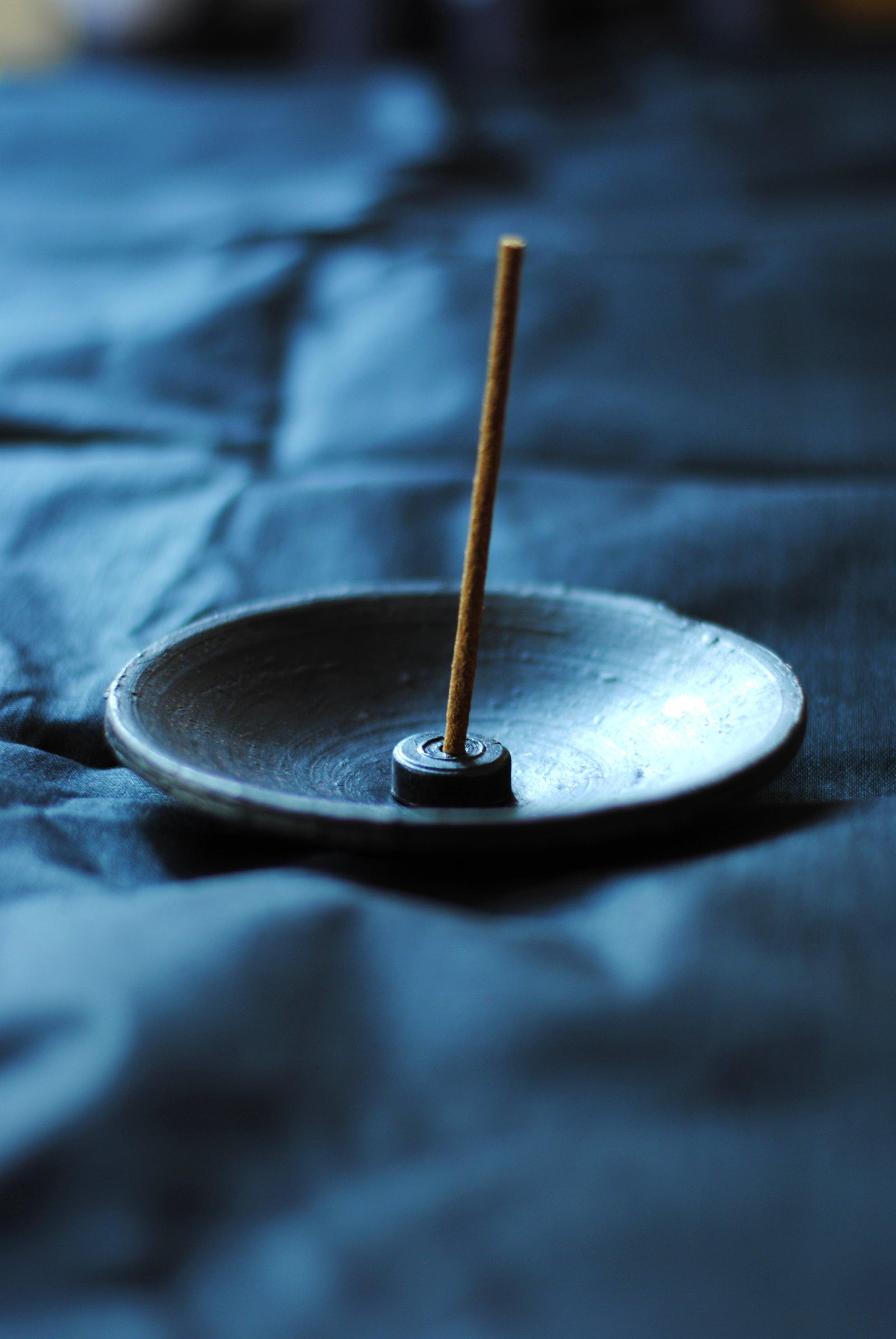 Stupa Incense Black Plate Holder - Label 17 New
