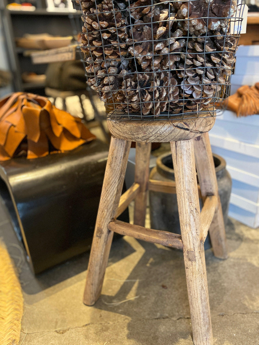 Runder Holz-Schemel, antik - Label 17 New