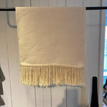 LABEL17 Throw Living