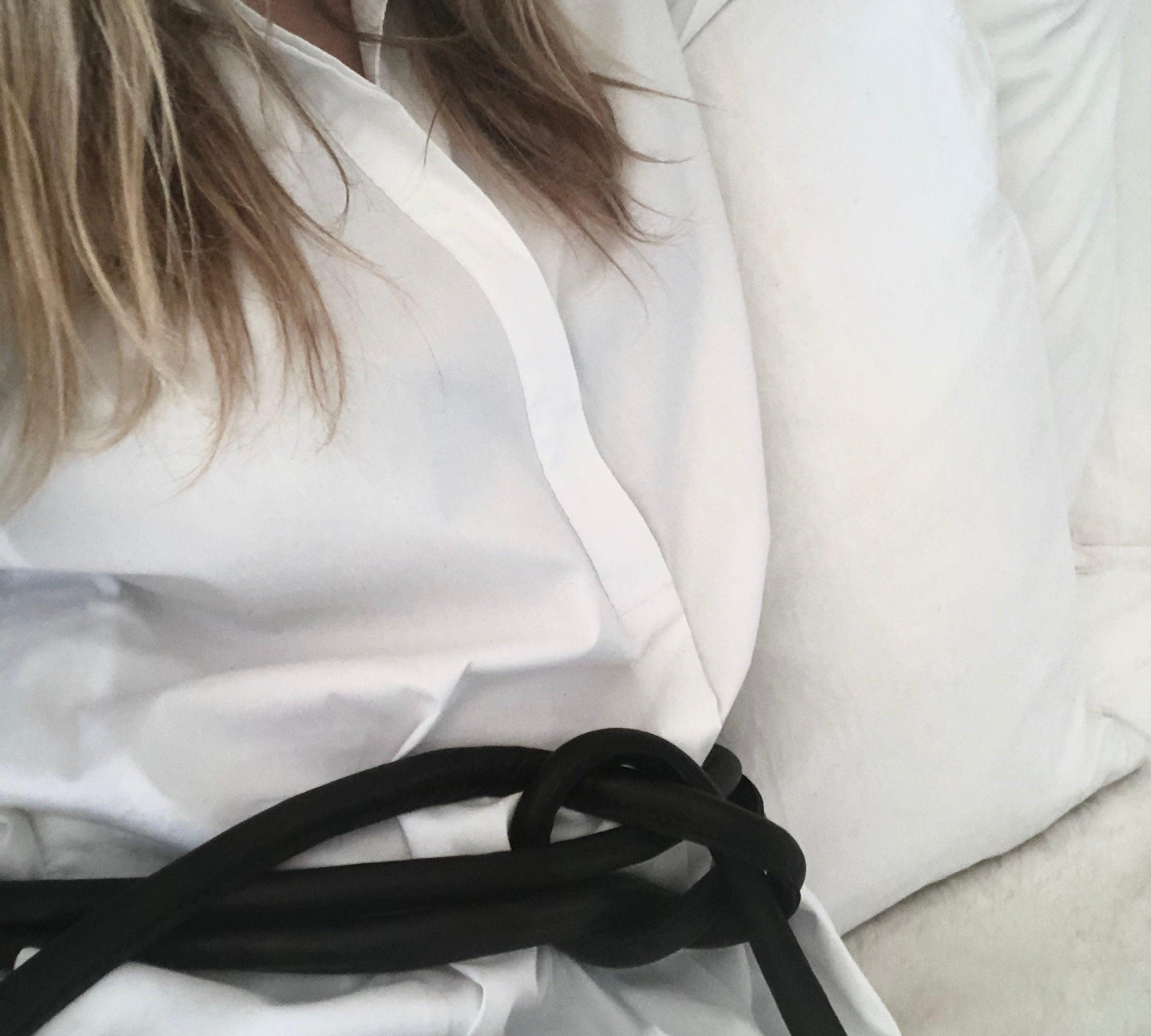 Sportive Lederkordel als Gürtel von LABEL17: Belt Knot, Ledergurt aus feinem, pflanzlich gegerbtem Lamm-Nappaleder, handgefertigt in Marokko, designed in Switzerland