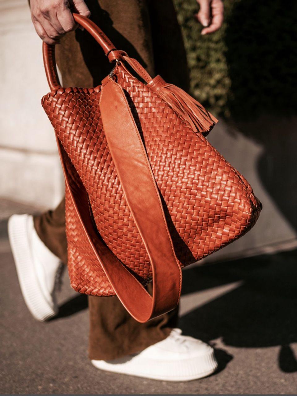 LABEL17 presents the Handbag Tresse Lou in Brick. Hand-Braided Lamb-Nappaleather, crafted in Morocco