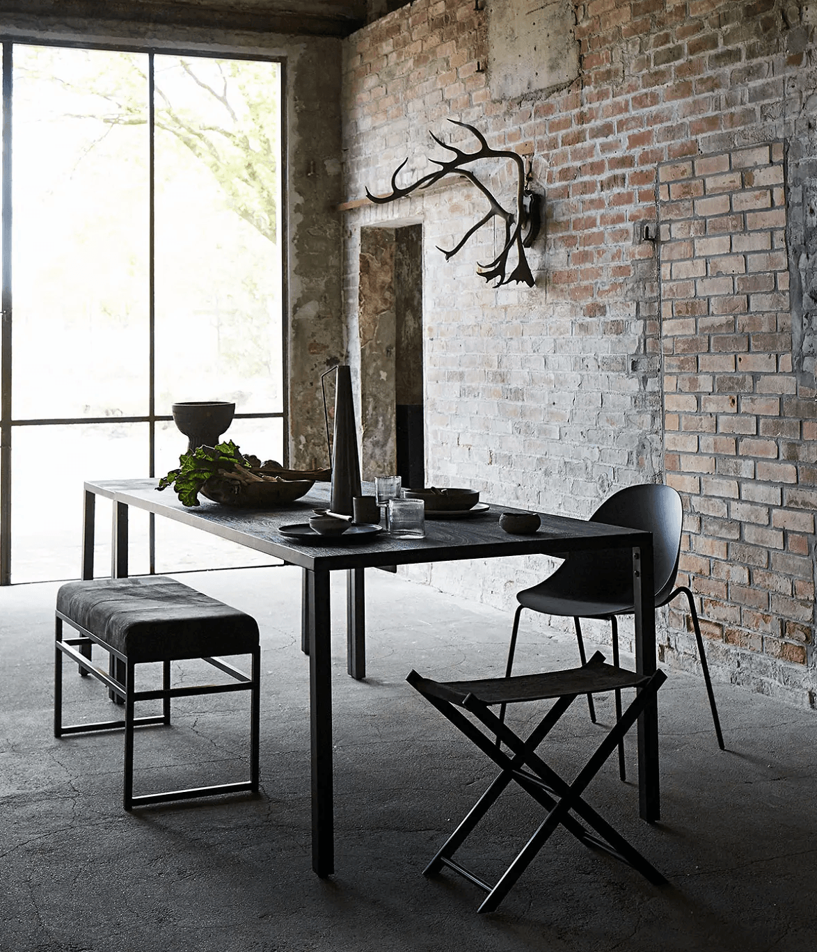Bench Bronx Muubs, LABEL17, Eisengestell mit Lederbank